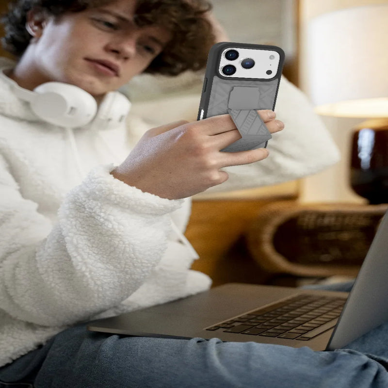 Levelo Morphix Cuero Gripstand Case iPhone17 Pro / Pro Max - Cloud Grey [O] - كفر حماية عالية - ليفيلو - ايفون 17 بروماكس / 17 برو - مع مسكه وستاند