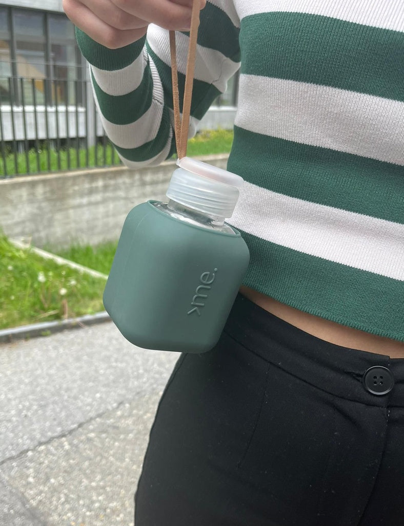 Squireme Y2 Glass Bottle with Silicone Sleeve 370 ml (Surf Blue)[C] - مطارة حافظه للحرارة والبرودة