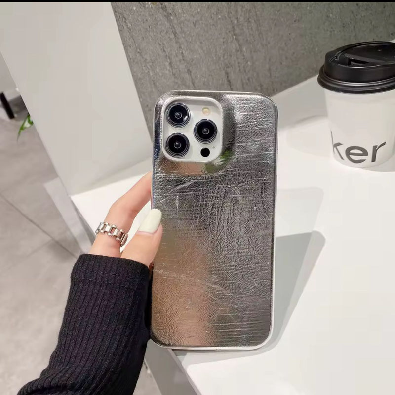 Noufa Glitter Case - Silver - كفر جليتر يمكنكم اختيار احرف للطباعه على الكفر - سيتم التواصل معكم بعد الطلب - لتحديد الكلمات والالوان