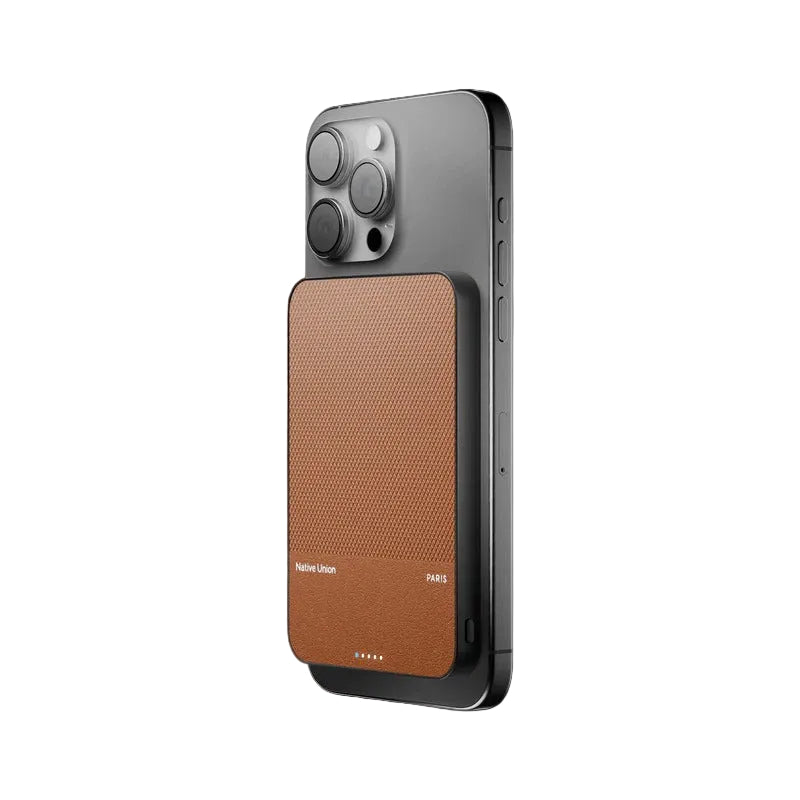 Native Union (Re)Classic Power Bank 5000mAh Qi2 - Tan [V] - بطارية متنقلة - ماغ سيف - قوه 15 واط - متوافقة مع ابل ايربودز - سعة 5000 ملي امبير - كفالة 12 شهر