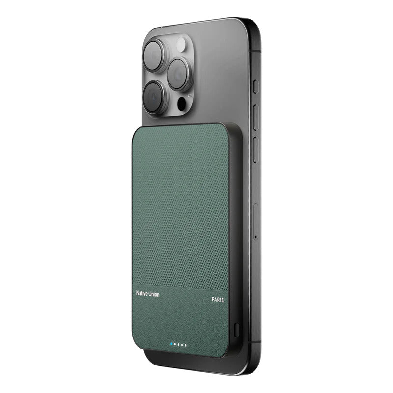 Native Union (Re)Classic Power Bank 5000mAh Qi2 - slate Green [V] - بطارية متنقلة - ماغ سيف - قوه 15 واط - متوافقة مع ابل ايربودز - سعة 5000 ملي امبير - كفالة 12 شهر