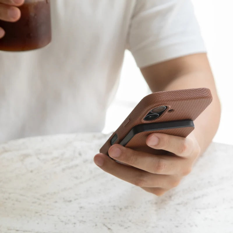 Native Union (Re)Classic Power Bank 5000mAh Qi2 - Tan [V] - بطارية متنقلة - ماغ سيف - قوه 15 واط - متوافقة مع ابل ايربودز - سعة 5000 ملي امبير - كفالة 12 شهر