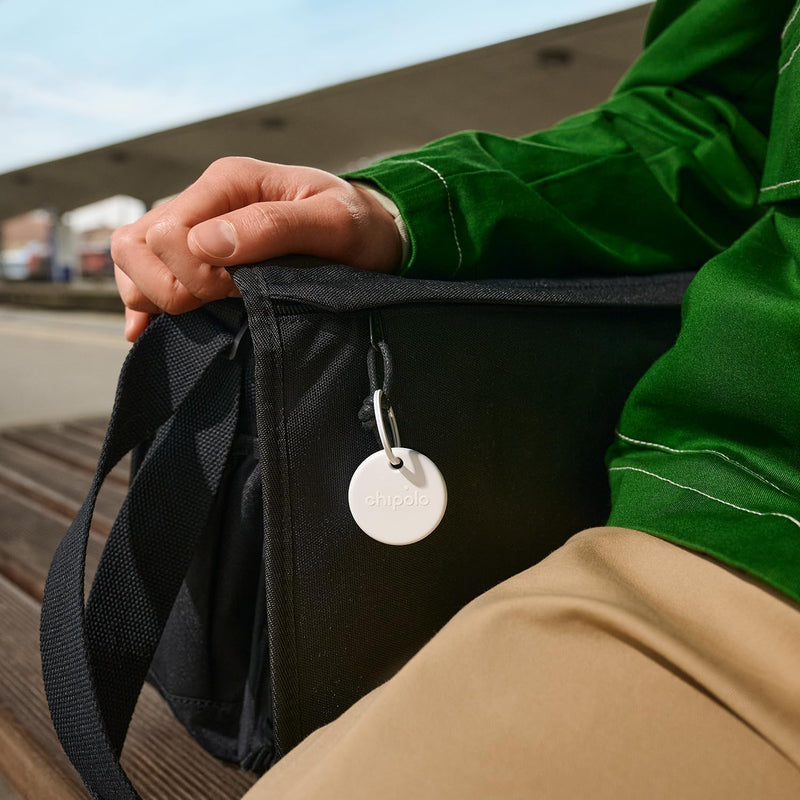 Chipolo POP 4 Pack - Tracker for Apple/Android Find My (Black, Red, White, Blue) [V] - قطعة تتبع مستلزماتكم الشخصية - تدعم نظام ابل و الاندرويد - 4 حبات - كفالة 12 شهر