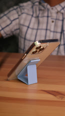 Light Blue Grip, Horizontal, Vertical and Magnetic Stand - مسكة وستاند جانبي ورأسي ومغناطيس للسيارة