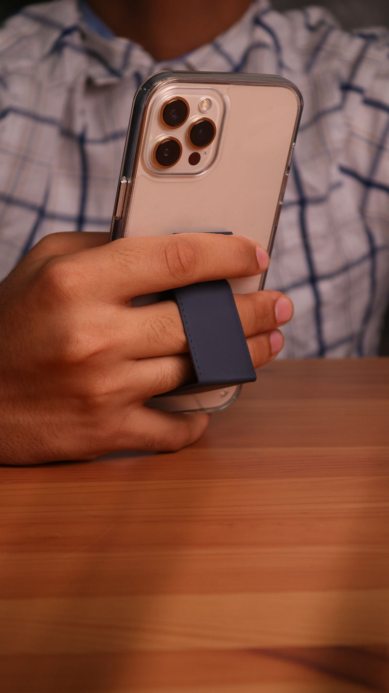 Dark Blue Grip, Horizontal, Vertical and Magnetic Stand - مسكة وستاند جانبي ورأسي ومغناطيس للسيارة I