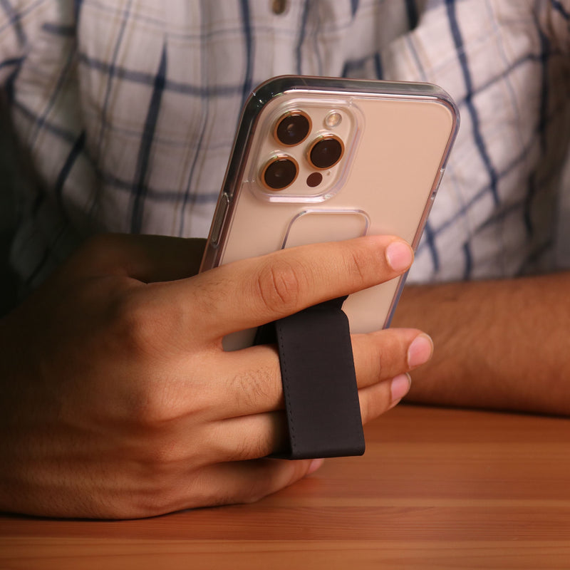 Black Grip with Clear Case and Grip Horizontal, Vertical and Magnetic Stand - كفر حماية مع مسكة وستاند جانبي ورأسي ومغناطيس للسيارة