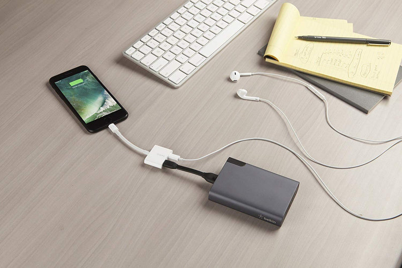 Belkin Lightning Audio + Charge Rockstar - وصلة للشحن والسماعة بنفس الوقت - لجميع اجهزة الايفون - بيلكن - كفالة 12 شهر