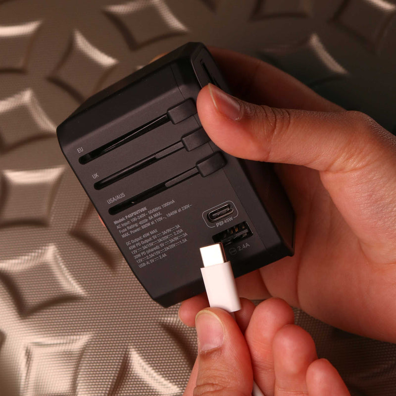 Powerology PD 45W Fast Charge + 2.4A USB Dual Output Universal Travel Adapter With 3 USB Ports - شاحن حائط دولي - باورلوجي - قوة 45 واط - 4 منافذ للشحن - 3 منافذ يو اس بي - 1 منفذ تايب سي - كفالة 24 شهر